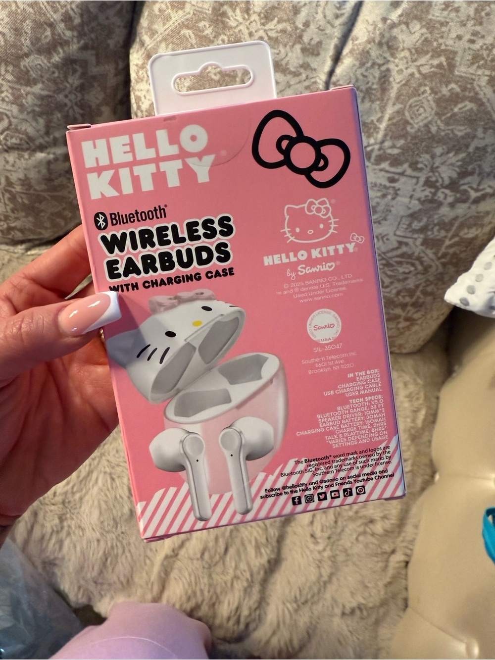 Hello Kitty Pink Bluetooth Wireless Earbuds with Character Charging Case - Picture 2 of 4